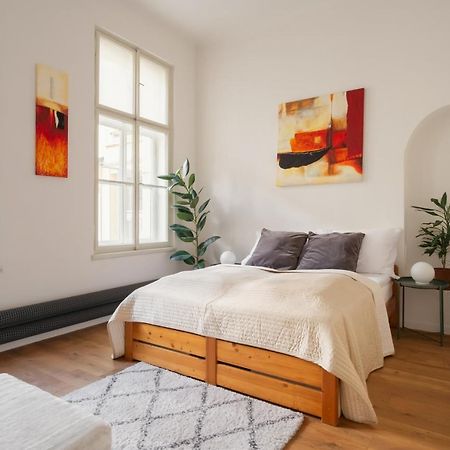 Prague Days - Spacious Designer Studios In City Center - Powder Tower Екстер'єр фото